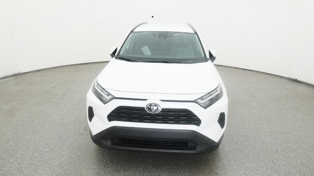 2025 Toyota RAV4 XLE photo 2