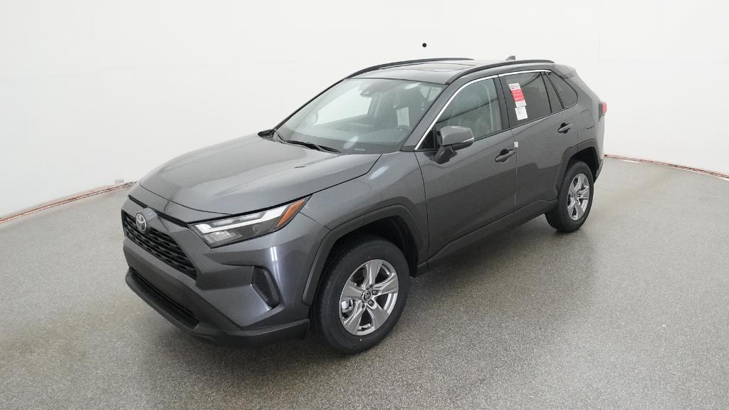 2025 Toyota RAV4 XLE's photo