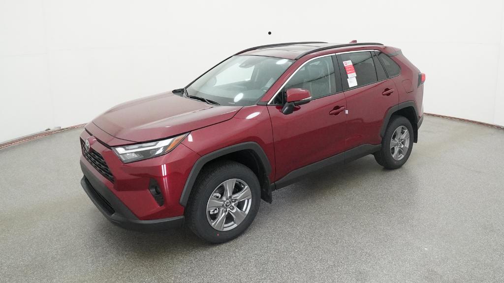 2025 Toyota RAV4 XLE's photo