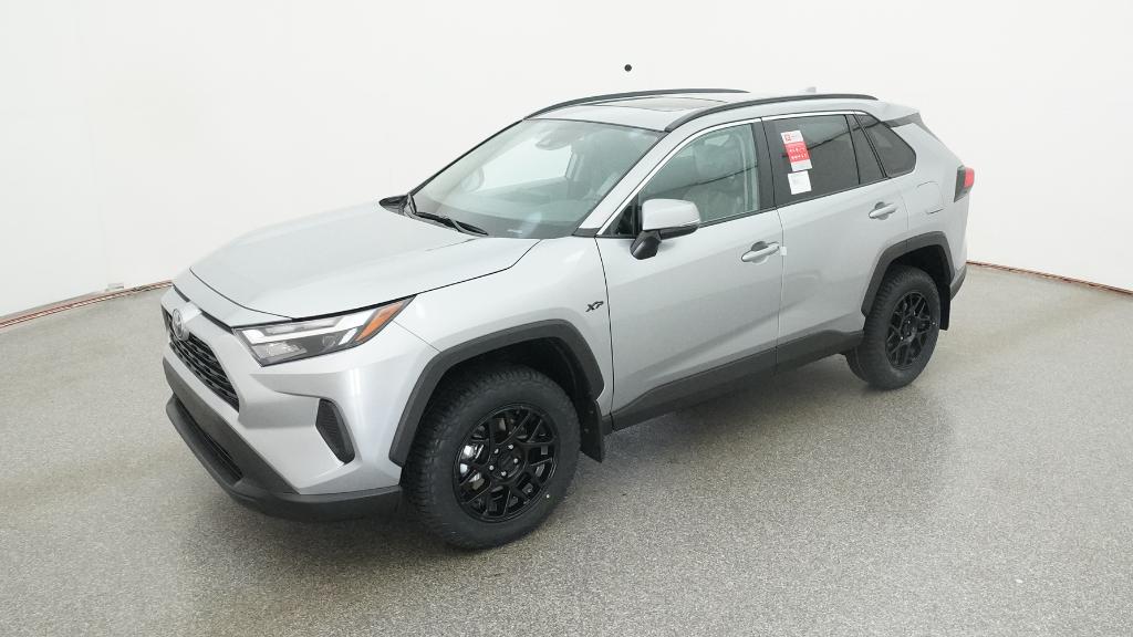 2025 Toyota RAV4 XLE's photo