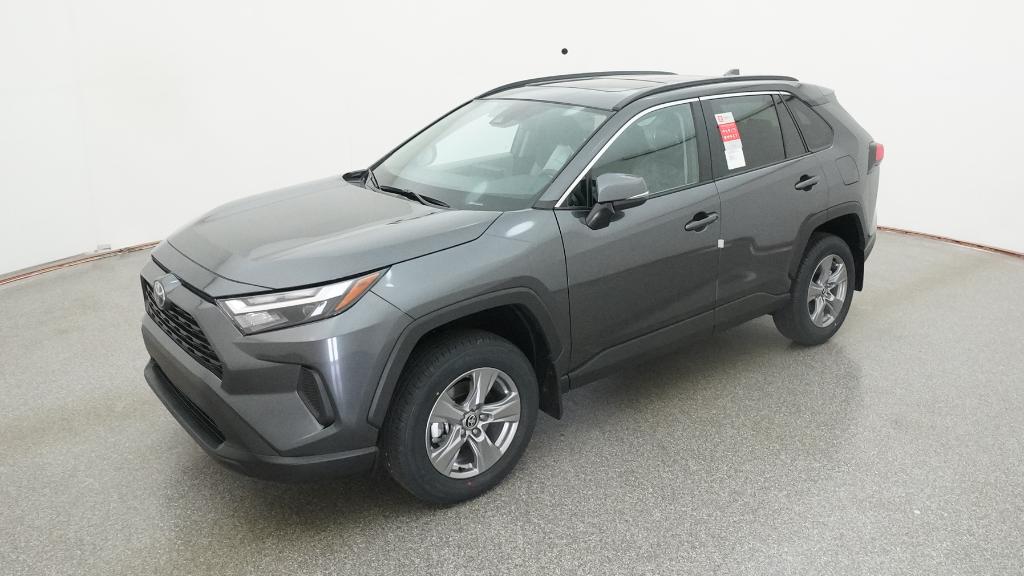 2025 Toyota RAV4 XLE's photo