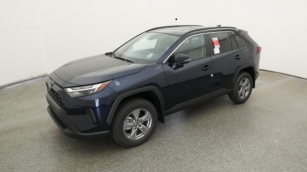 2025 Toyota RAV4 XLE's photo