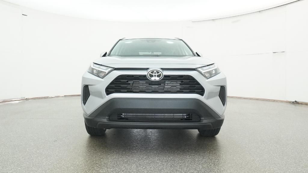 2025 Toyota RAV4 XLE photo 2