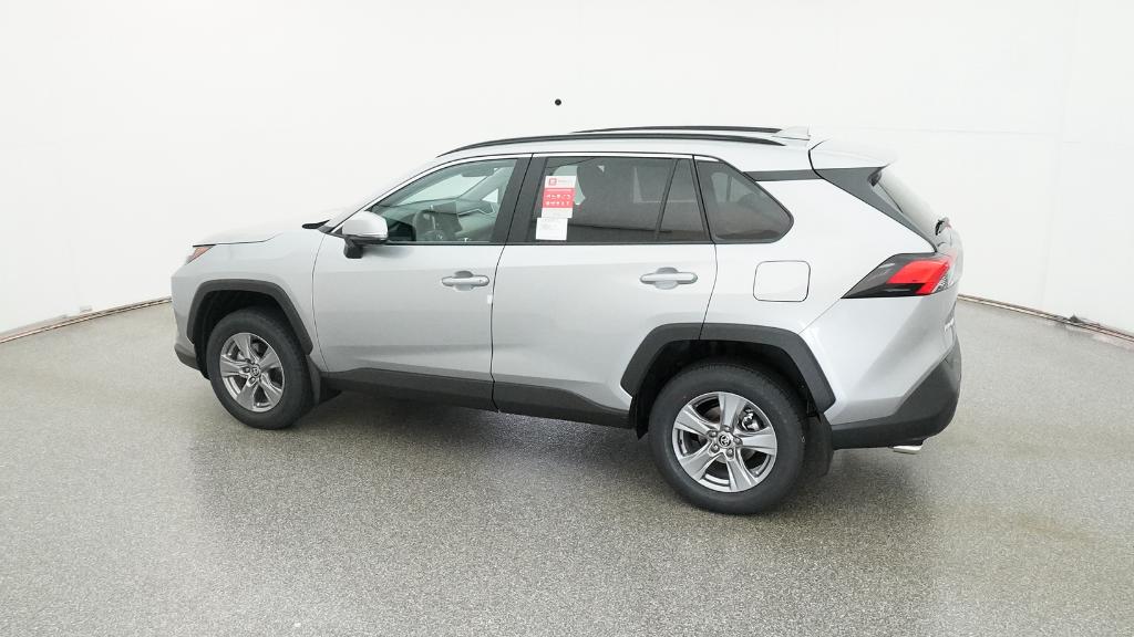 2025 Toyota RAV4 XLE photo 3
