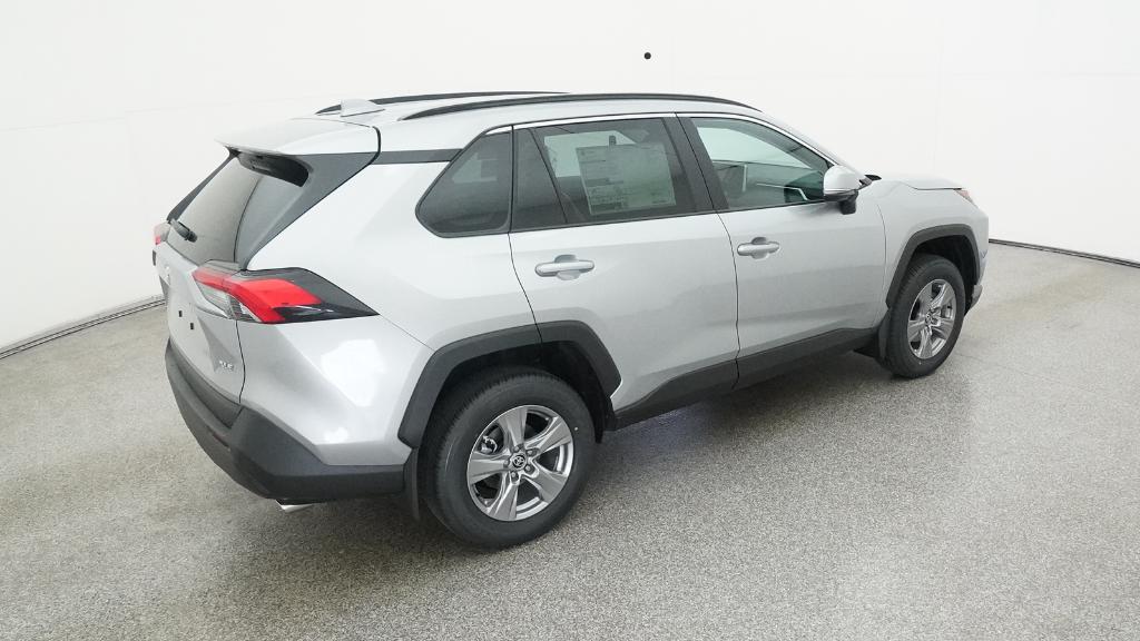 2025 Toyota RAV4 XLE's photo