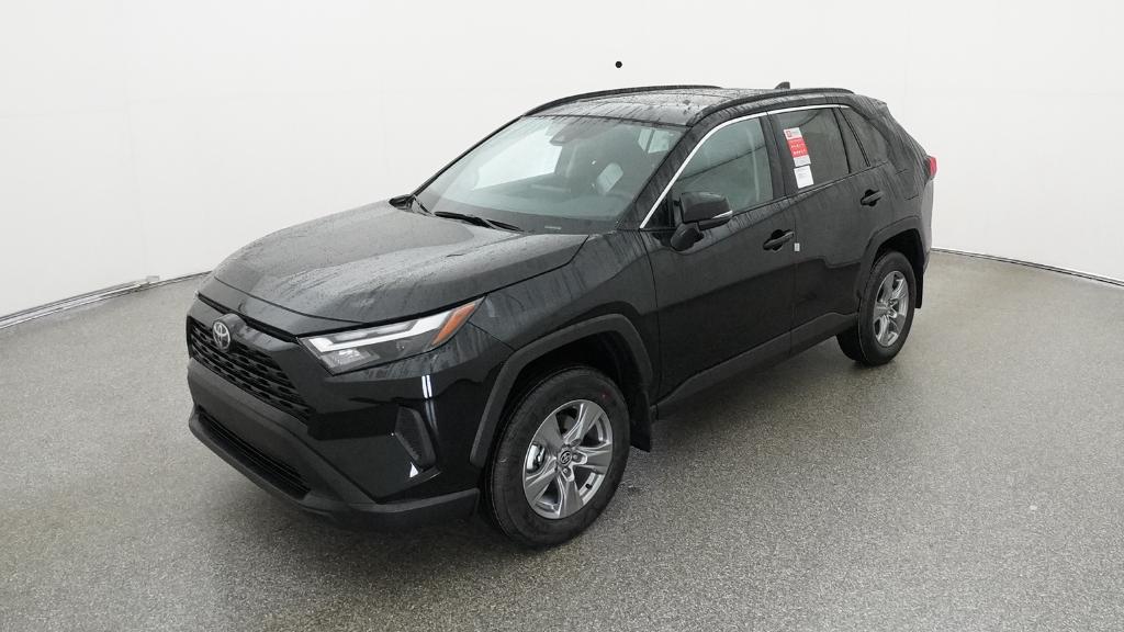 2025 Toyota RAV4 XLE's photo