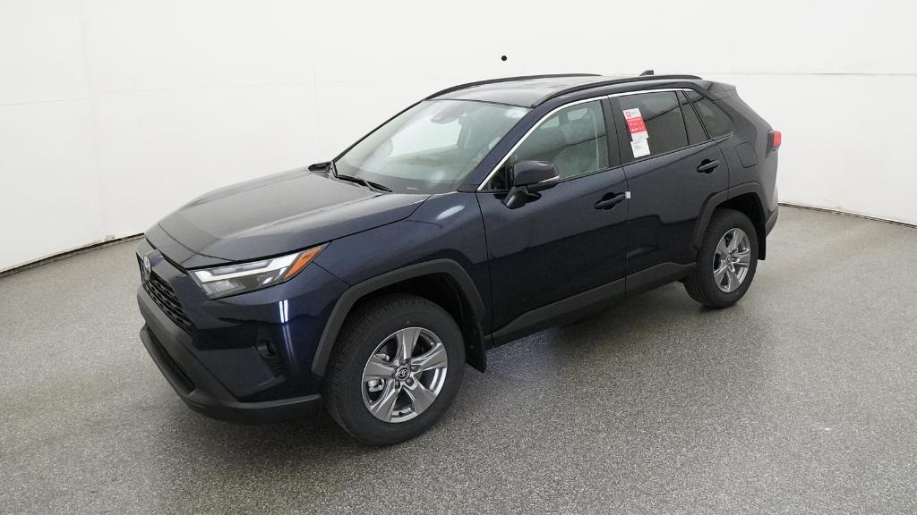 2025 Toyota RAV4 XLE's photo