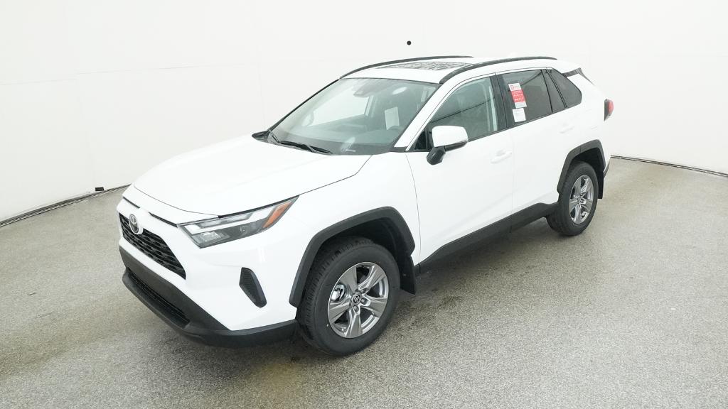 2025 Toyota RAV4 XLE's photo