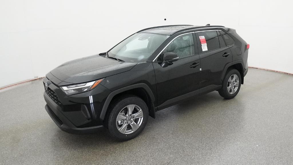 2025 Toyota RAV4 XLE's photo