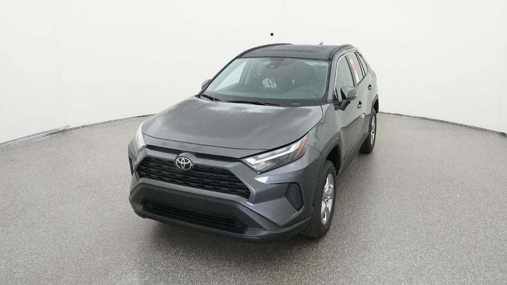 2025 Toyota RAV4 XLE photo 16