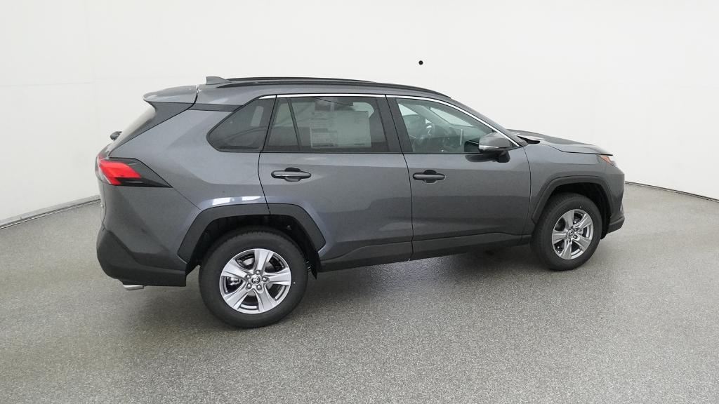 2025 Toyota RAV4 XLE photo 29