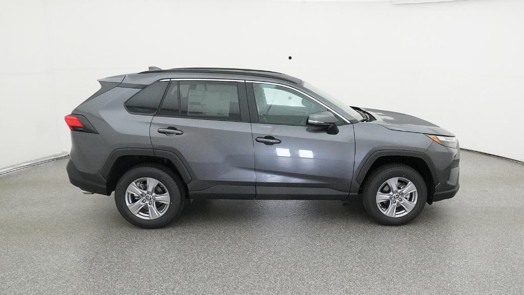 2025 Toyota RAV4 XLE photo 25