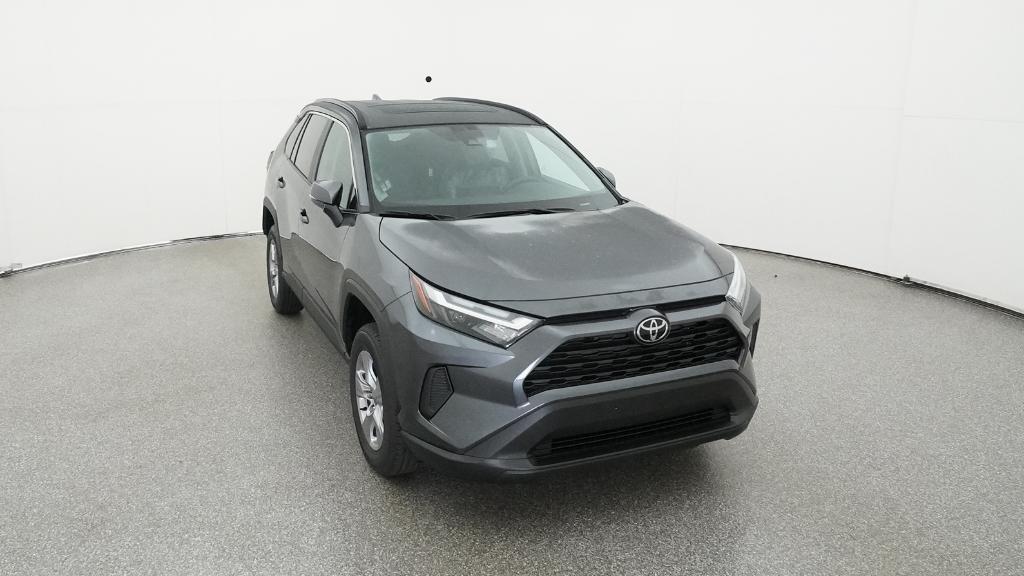 2025 Toyota RAV4 XLE photo 18