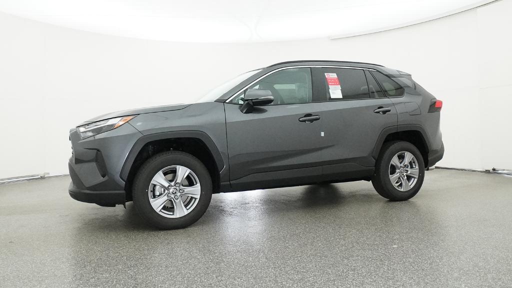 2025 Toyota RAV4 XLE photo 32