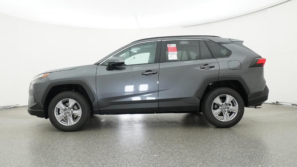2025 Toyota RAV4 XLE photo 12