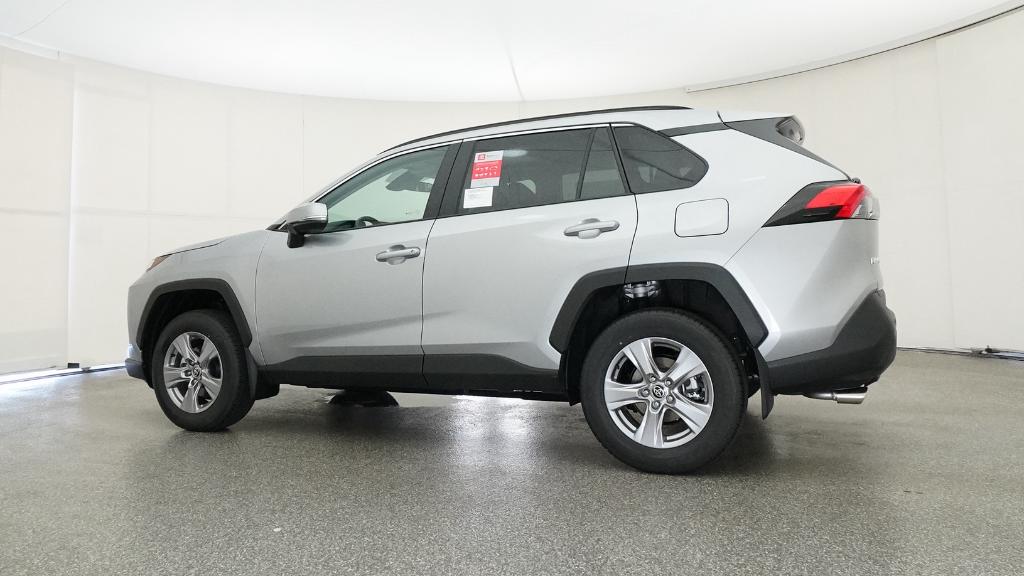2025 Toyota RAV4 XLE photo 9