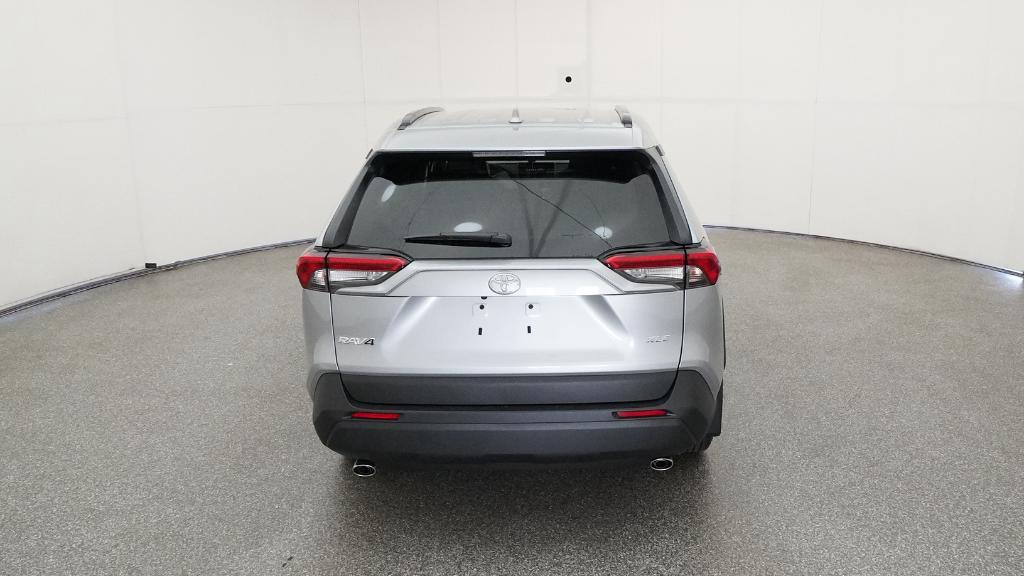 2025 Toyota RAV4 XLE photo 15