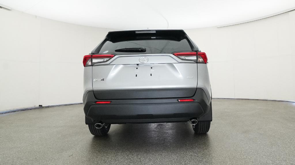 2025 Toyota RAV4 XLE photo 16