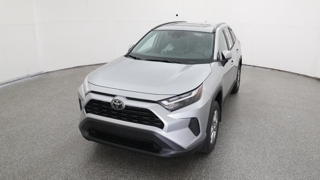 2025 Toyota RAV4 XLE photo 2