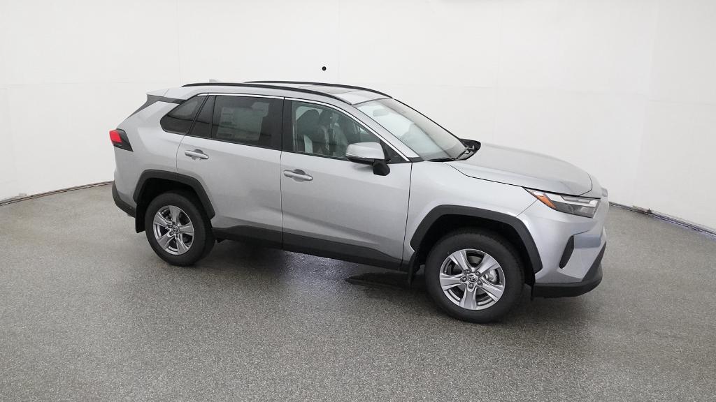 2025 Toyota RAV4 XLE photo 25