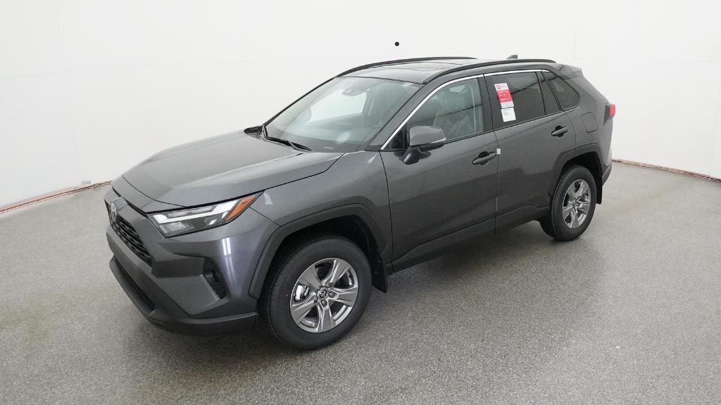 2025 Toyota RAV4 XLE's photo