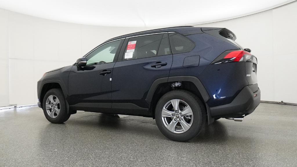 2025 Toyota RAV4 XLE photo 6