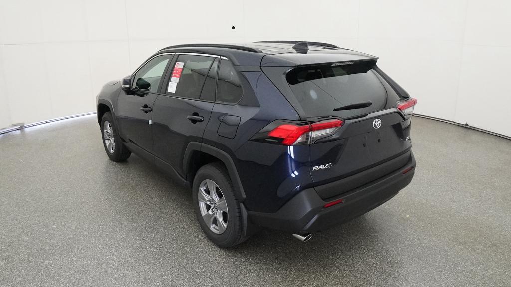 2025 Toyota RAV4 XLE photo 7