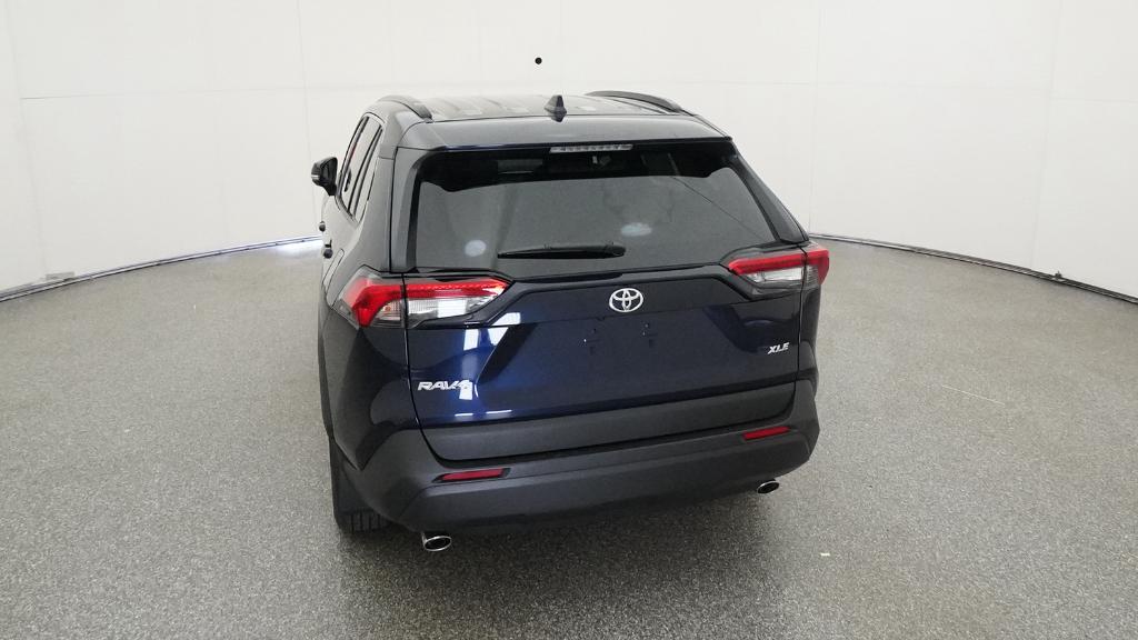 2025 Toyota RAV4 XLE photo 10