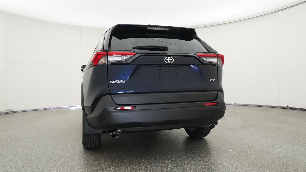 2025 Toyota RAV4 XLE photo 9