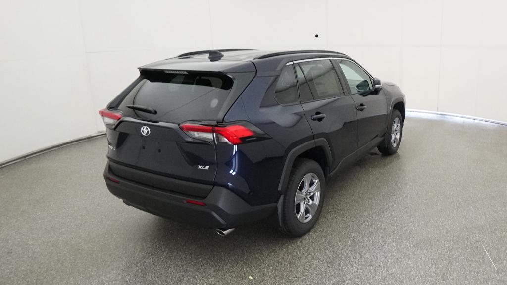 2025 Toyota RAV4 XLE photo 13