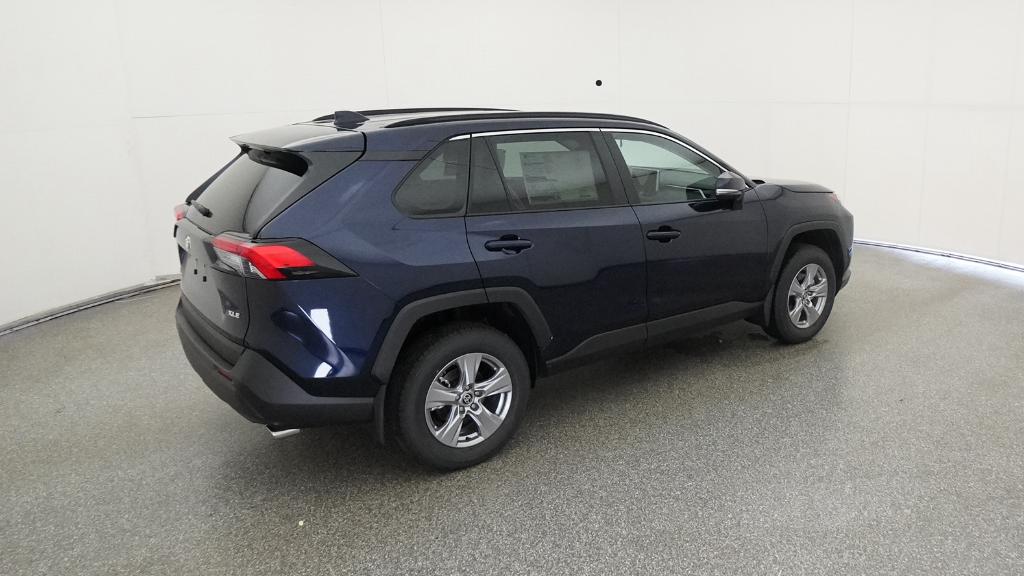 2025 Toyota RAV4 XLE photo 16