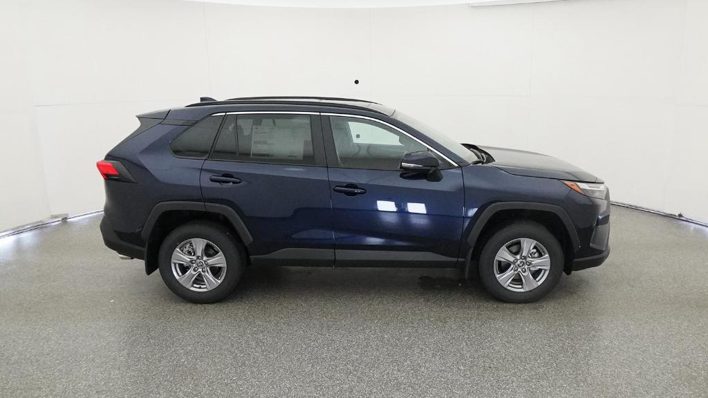 2025 Toyota RAV4 XLE photo 19