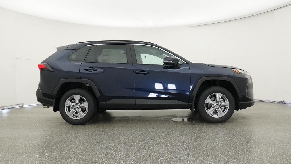 2025 Toyota RAV4 XLE photo 20