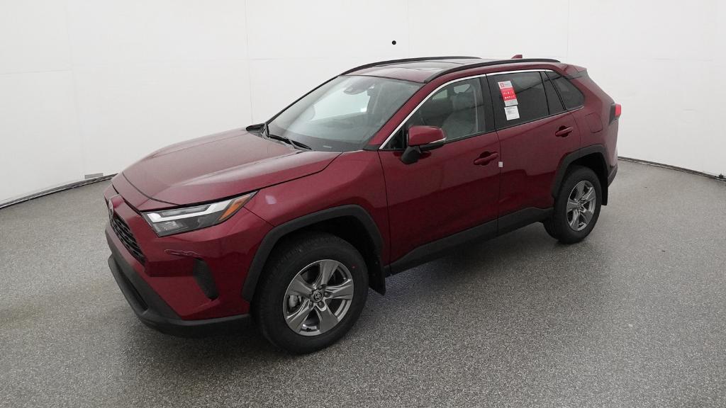 2025 Toyota RAV4 XLE's photo