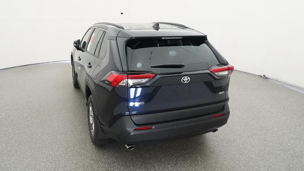 2025 Toyota RAV4 XLE photo 16