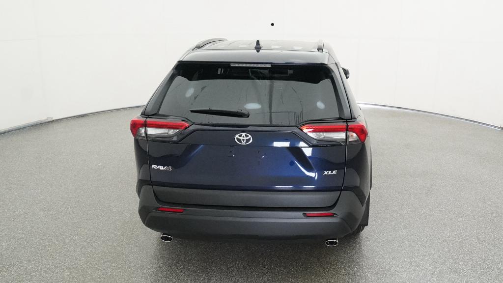 2025 Toyota RAV4 XLE photo 18