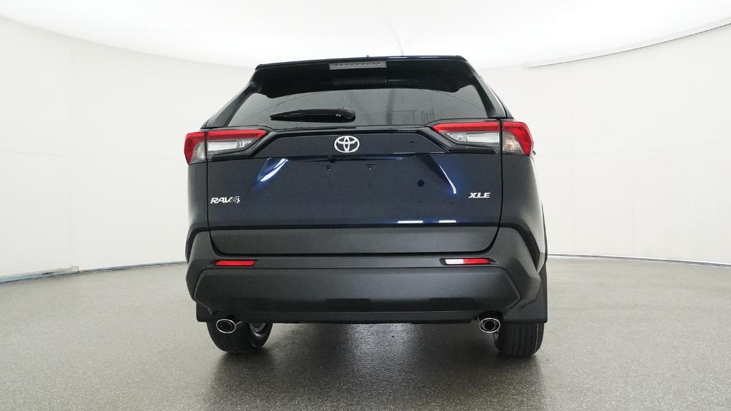 2025 Toyota RAV4 XLE photo 17