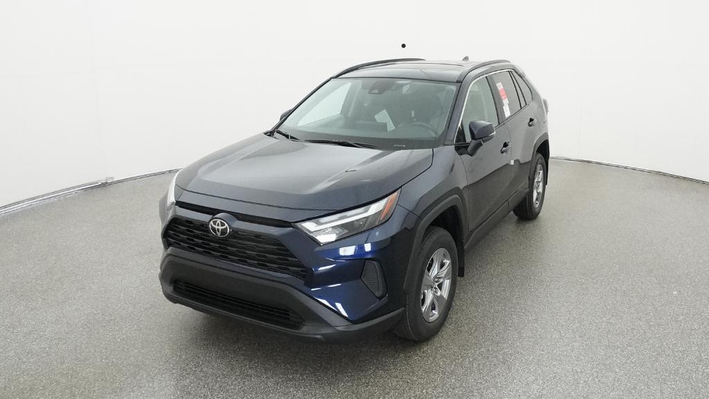 2025 Toyota RAV4 XLE photo 5