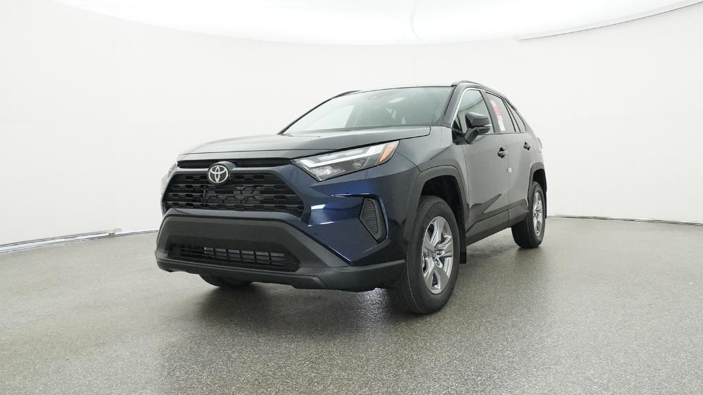 2025 Toyota RAV4 XLE photo 4