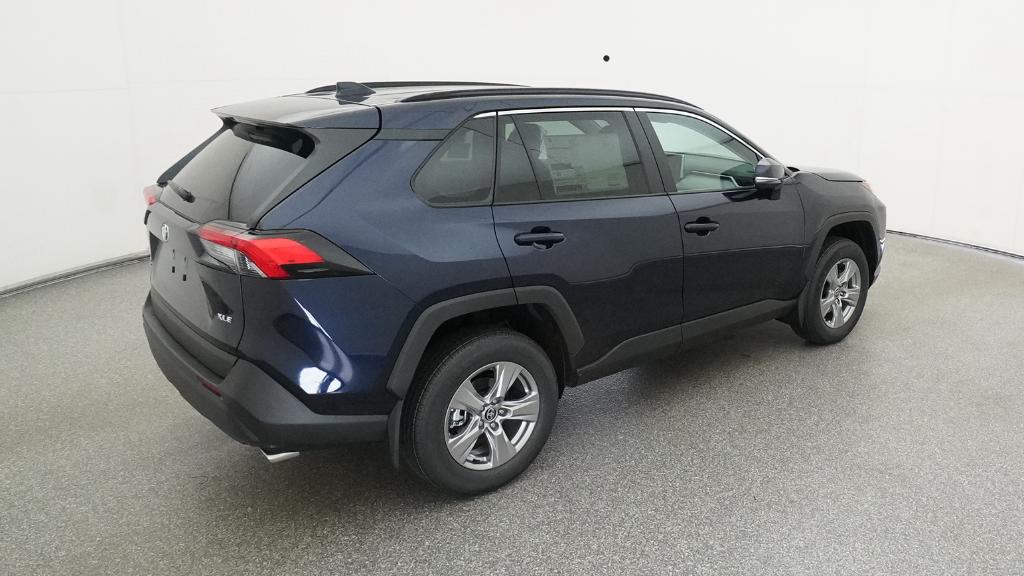 2025 Toyota RAV4 XLE photo 22