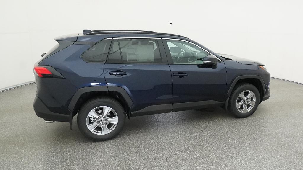 2025 Toyota RAV4 XLE photo 24