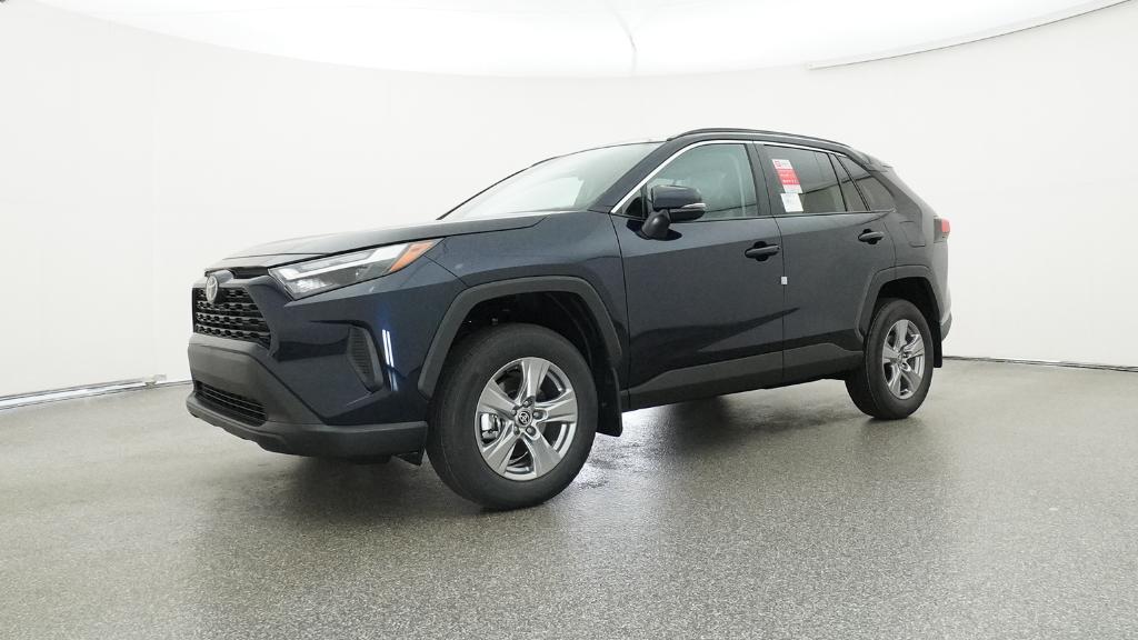2025 Toyota RAV4 XLE photo 6