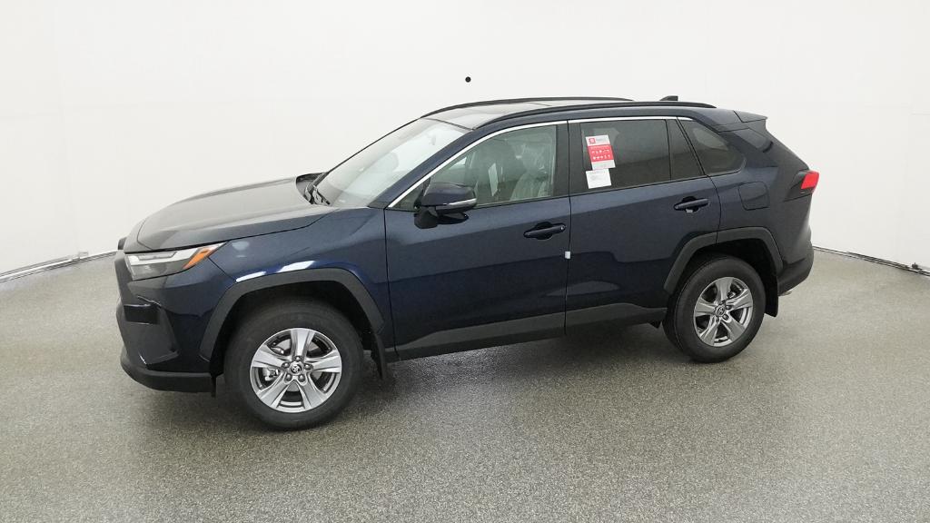 2025 Toyota RAV4 XLE photo 7