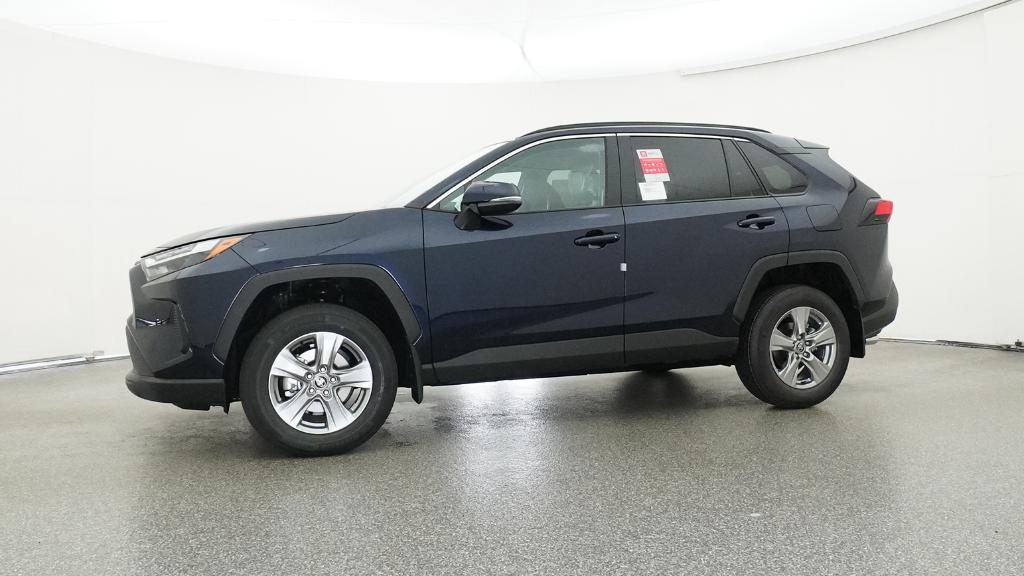 2025 Toyota RAV4 XLE photo 8