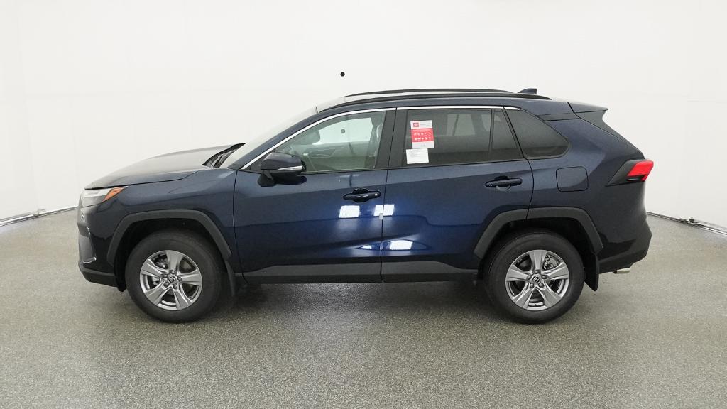 2025 Toyota RAV4 XLE photo 9