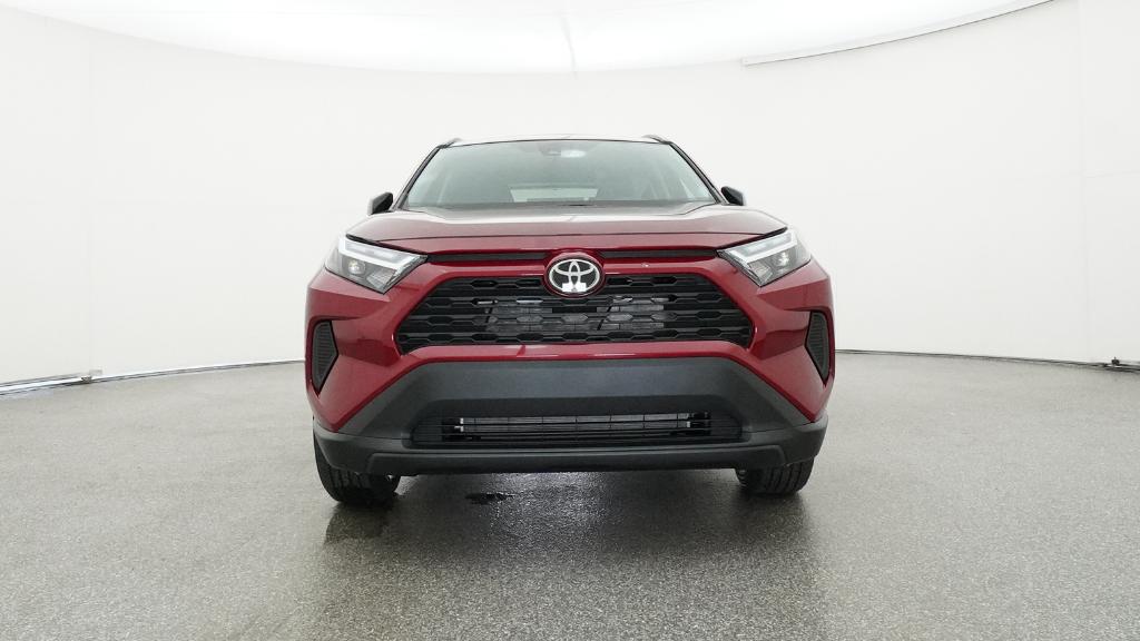 2025 Toyota RAV4 XLE photo 3