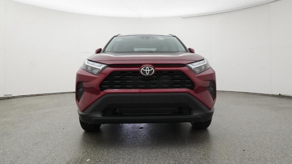 2025 Toyota RAV4 XLE photo 2