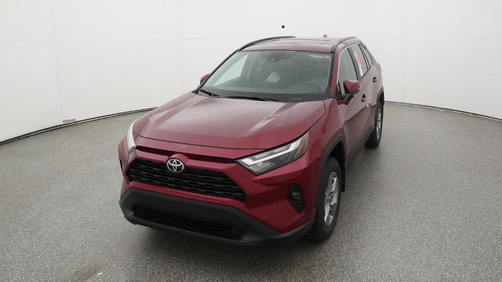 2025 Toyota RAV4 XLE photo 4