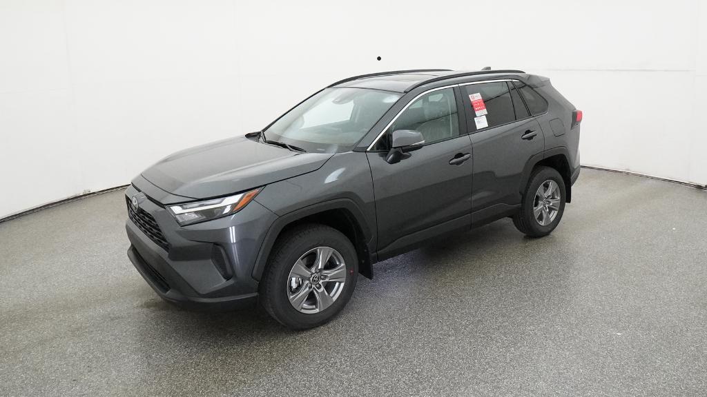 2025 Toyota RAV4 XLE's photo