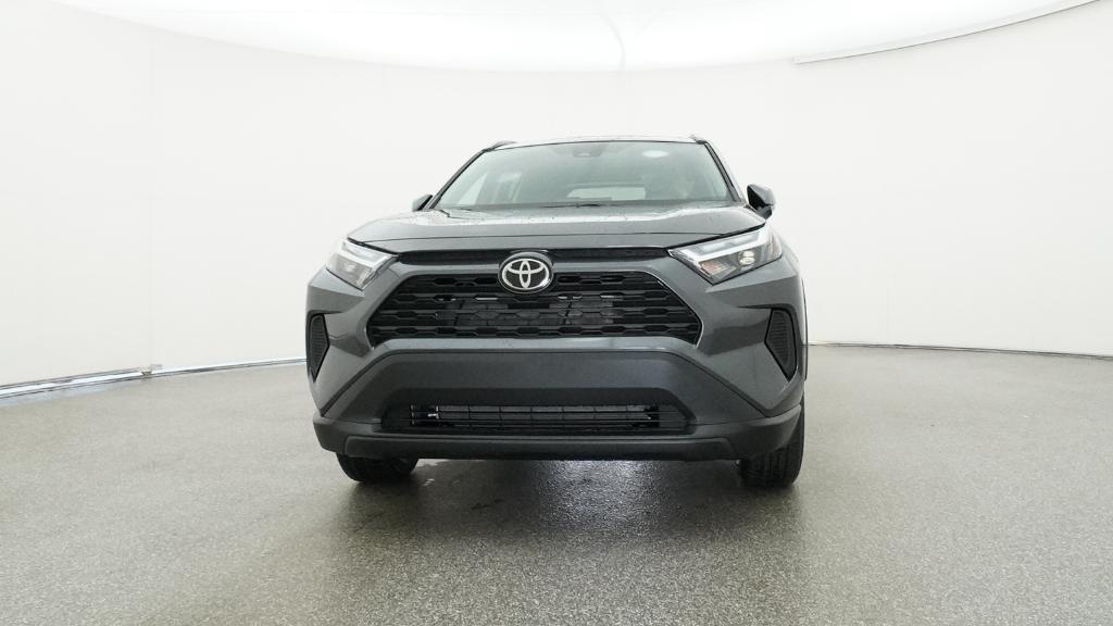 2025 Toyota RAV4 XLE photo 2